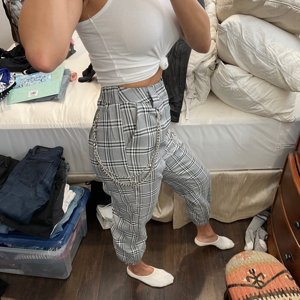 FASHION NOVA Cinched Leg Baggy Jogger Pant